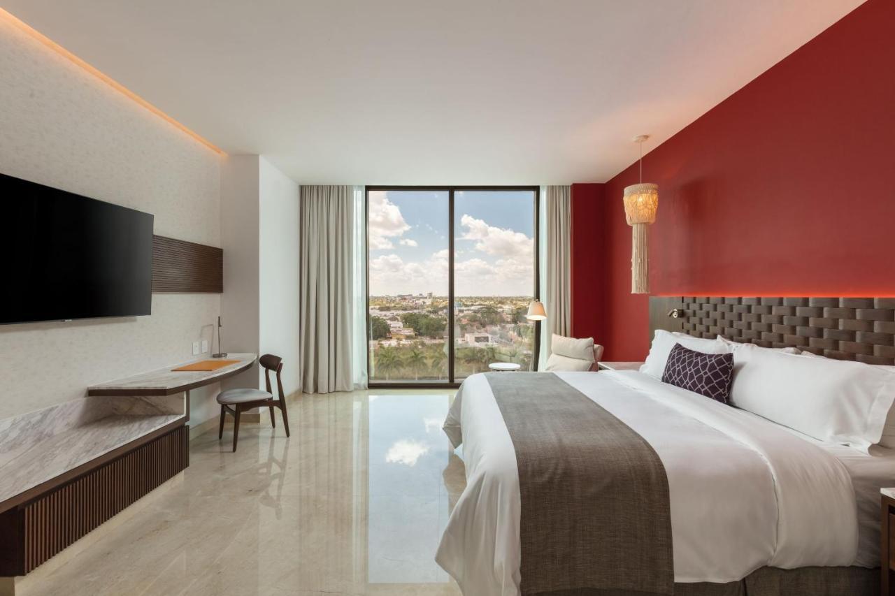 Camino Real Hotel