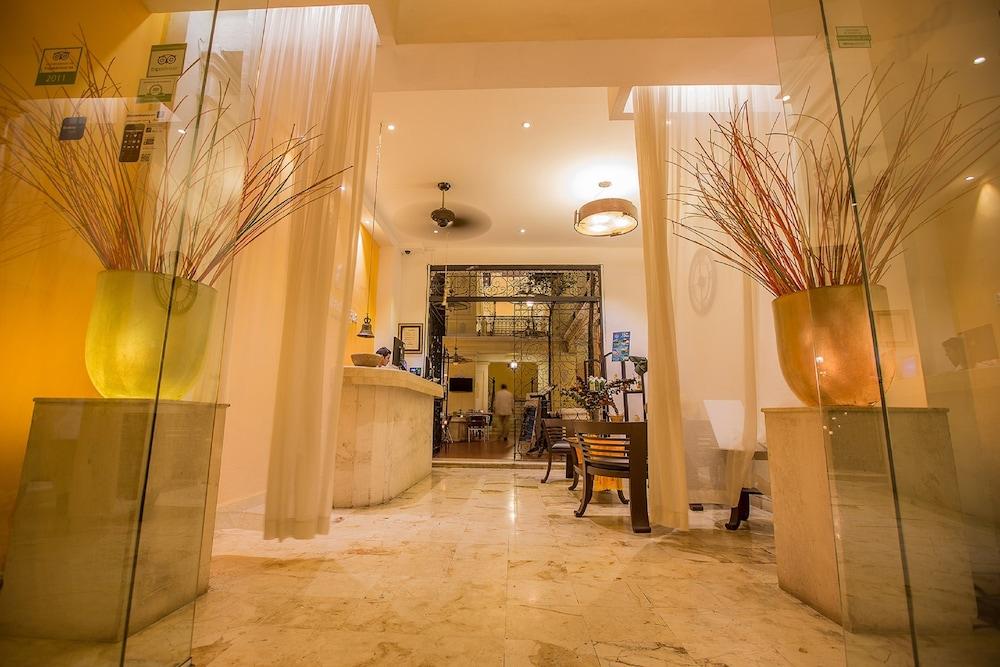 Hotel Piedra De Agua 5*