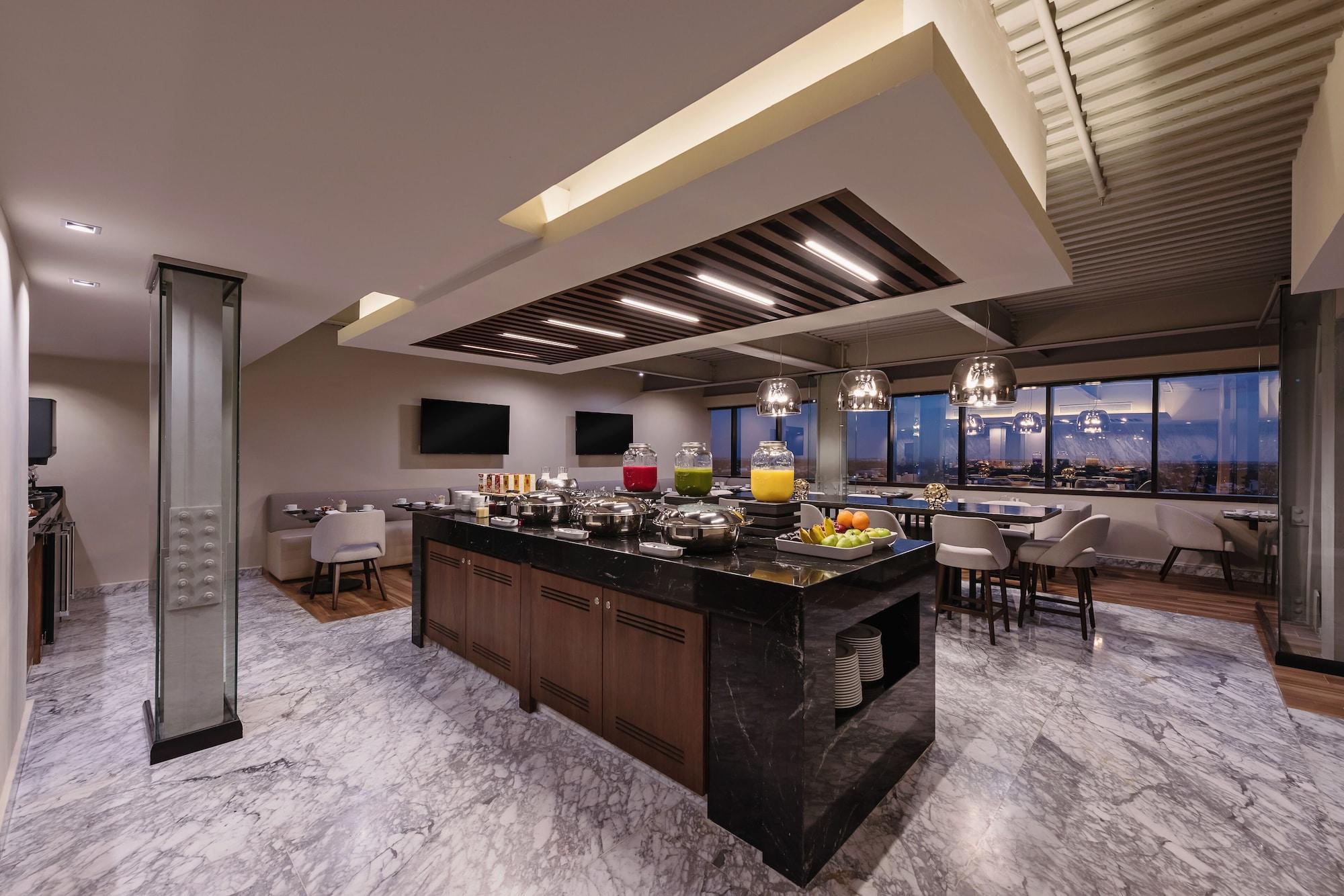 Hyatt Regency 5*