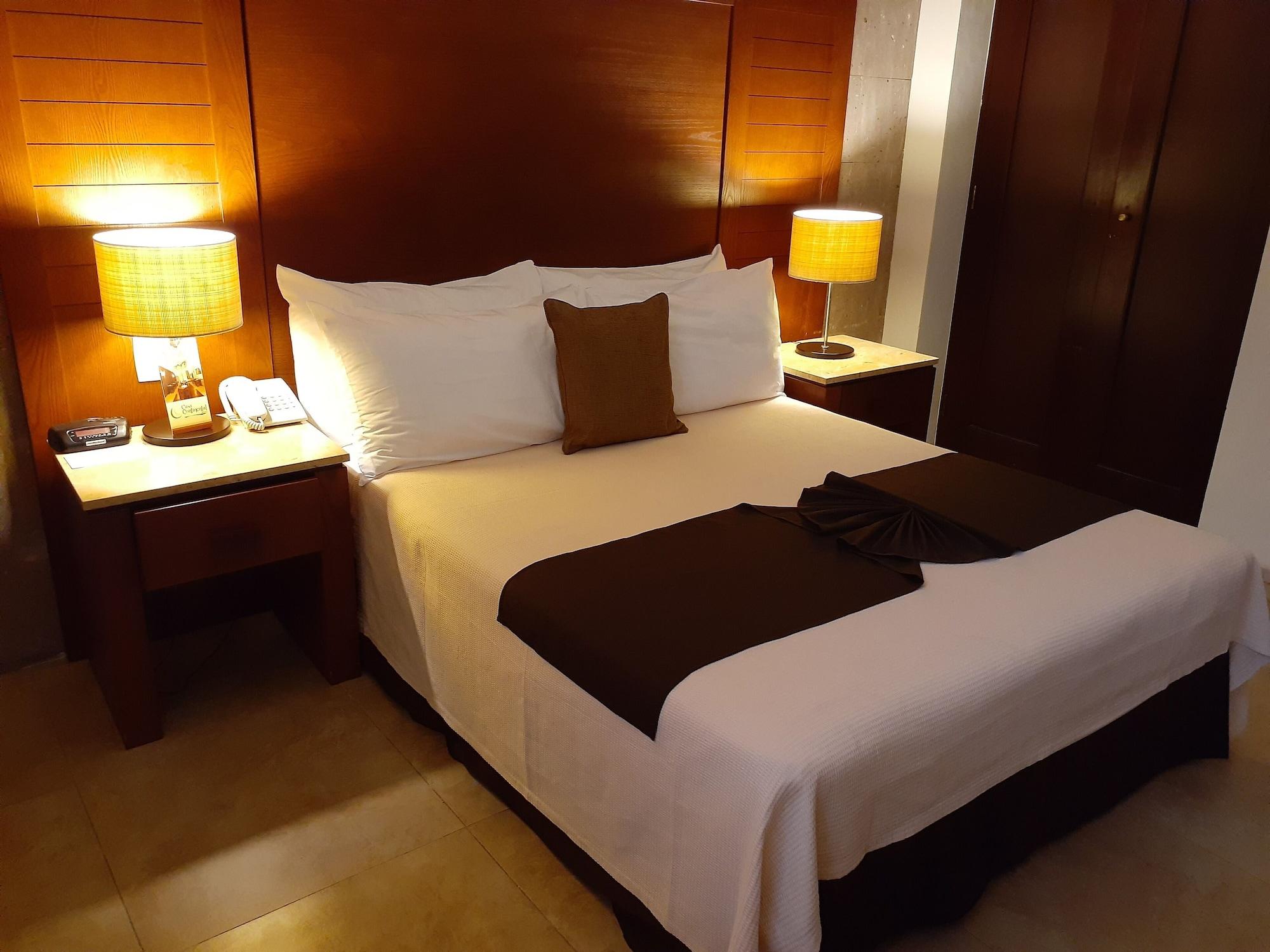 Casa Continental Hotel 3*