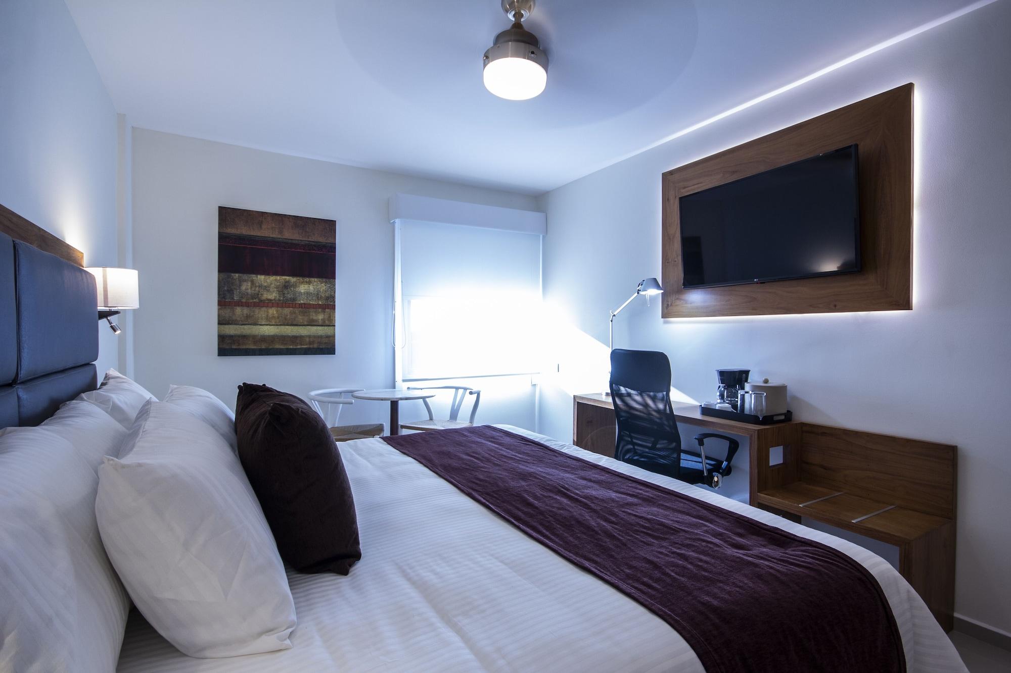 Mision Express Altabrisa Hotel 3*