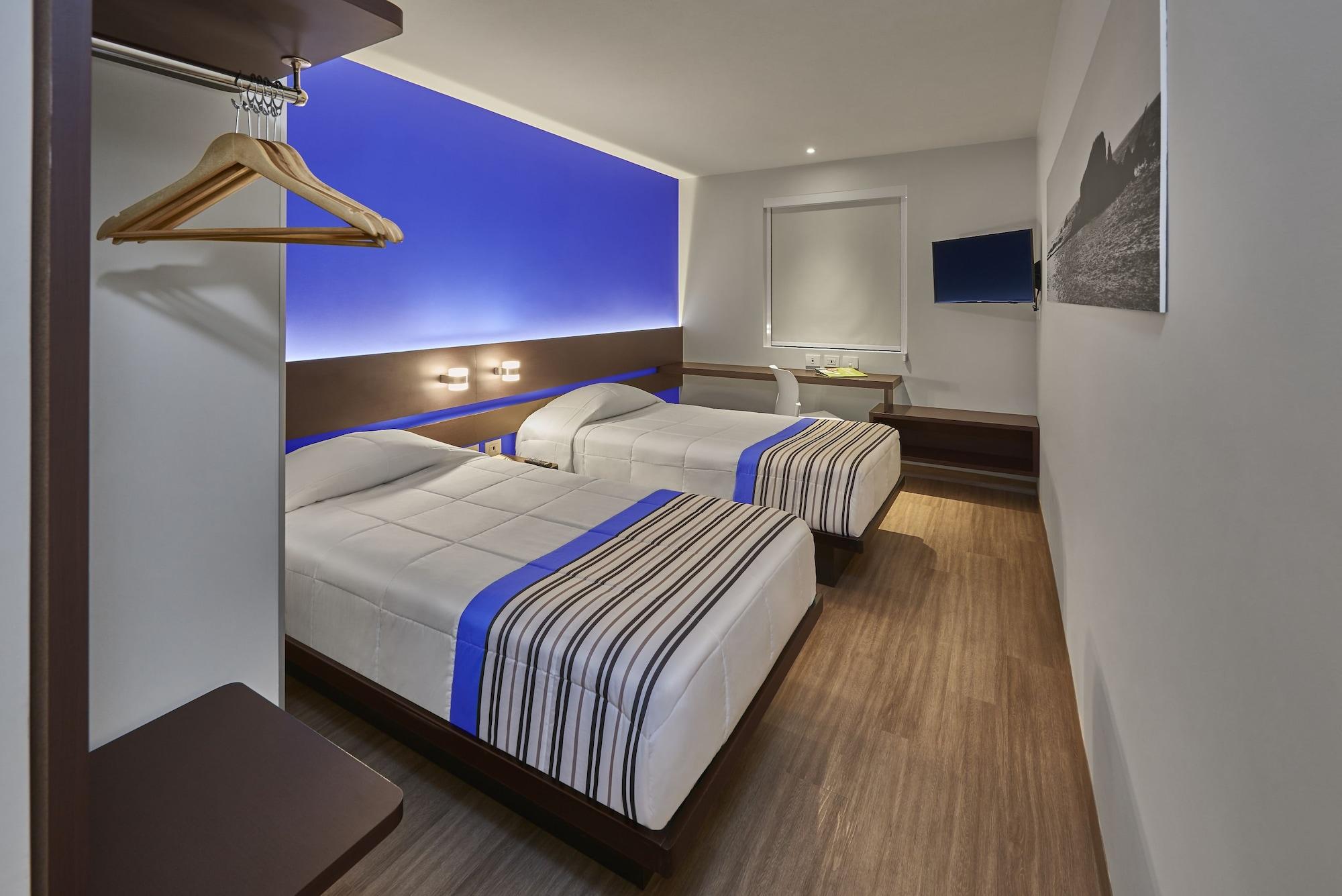 Hotel Express Junior Altabrisa Mérida