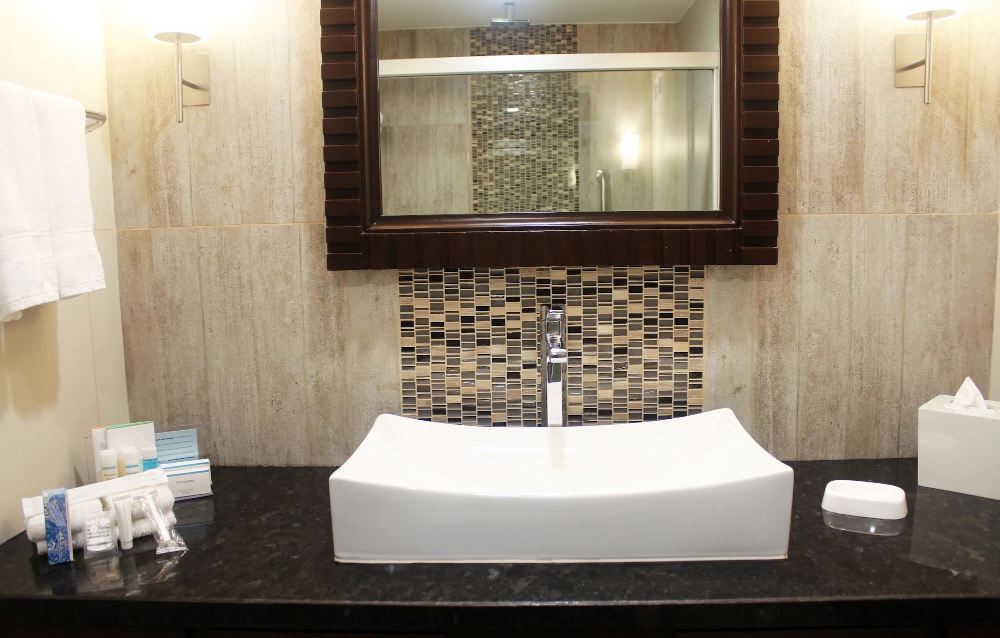 Hampton By Hilton 3*
