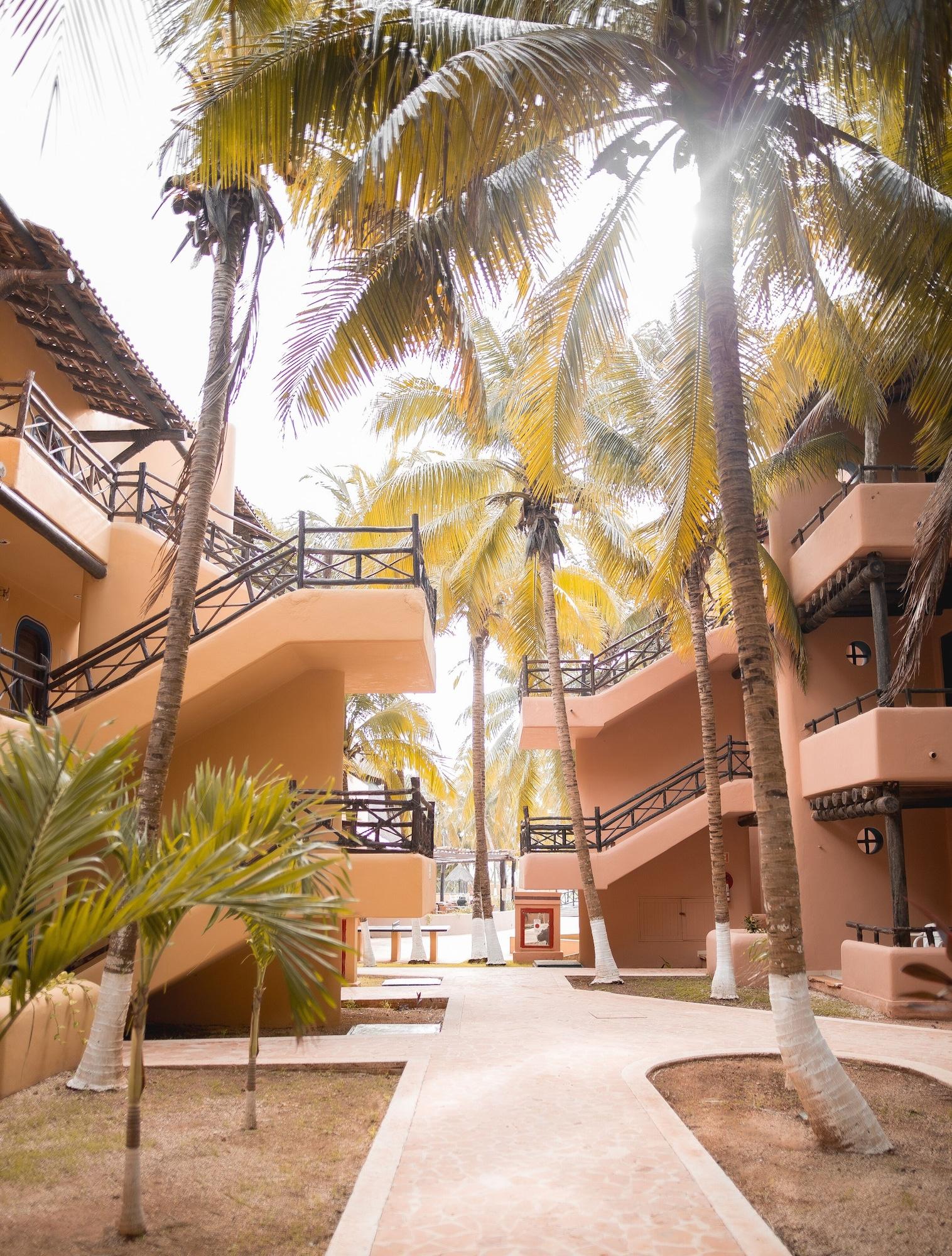 Hotel Reef Yucatan & Convention Center 3*