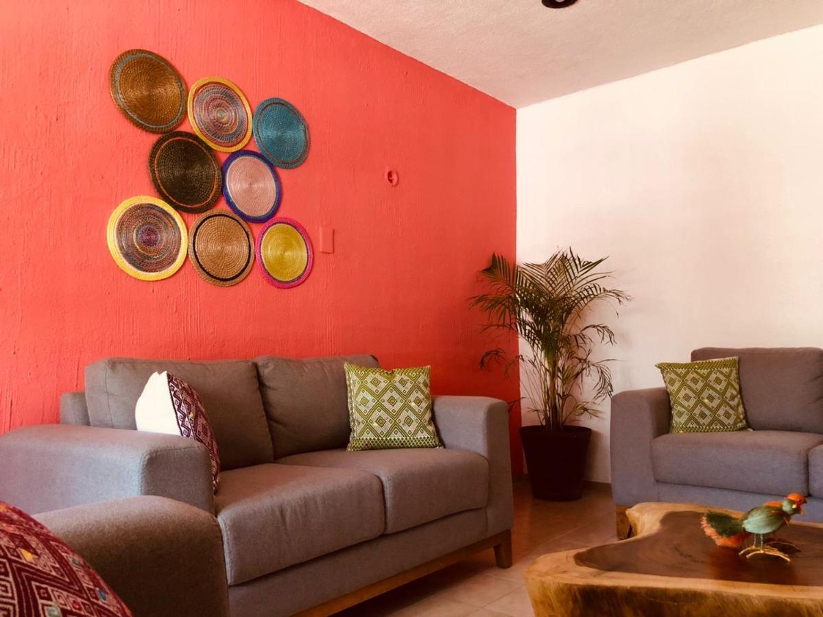 Bugambilia Colonial Charm With Spacious Design And Private Pool Five Minutes From Downtown *