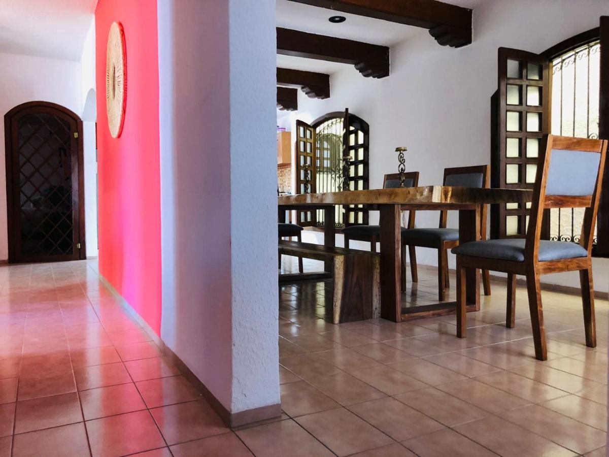Bugambilia Colonial Charm With Spacious Design And Private Pool Five Minutes From Downtown *