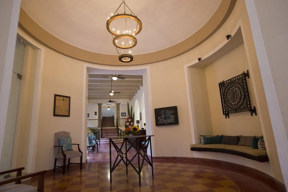 Hotel Merida 2*