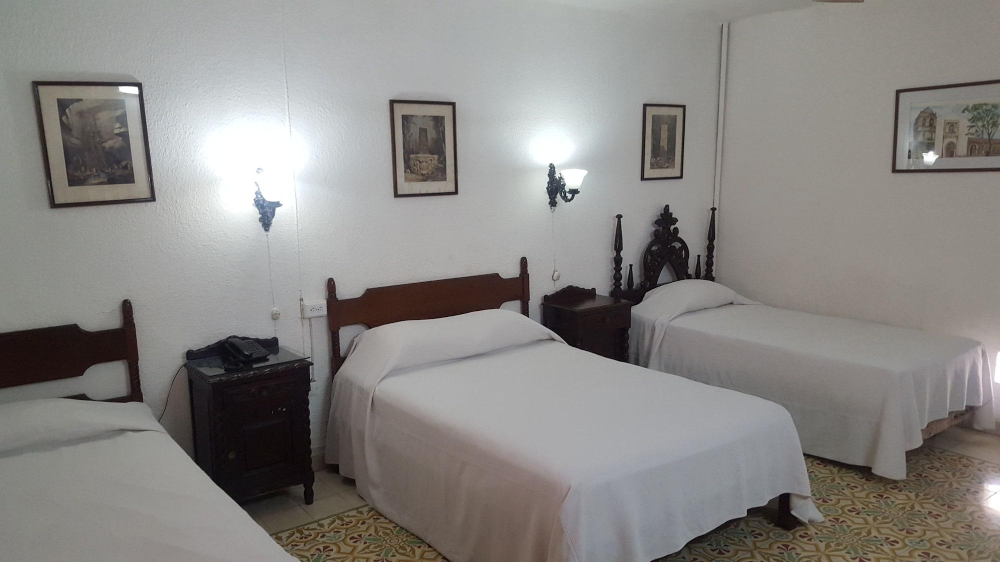 Toledo & Galeria Hotel