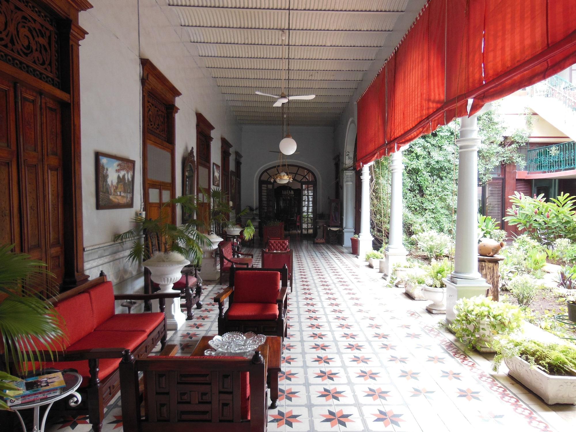 Toledo & Galeria Hotel Merida