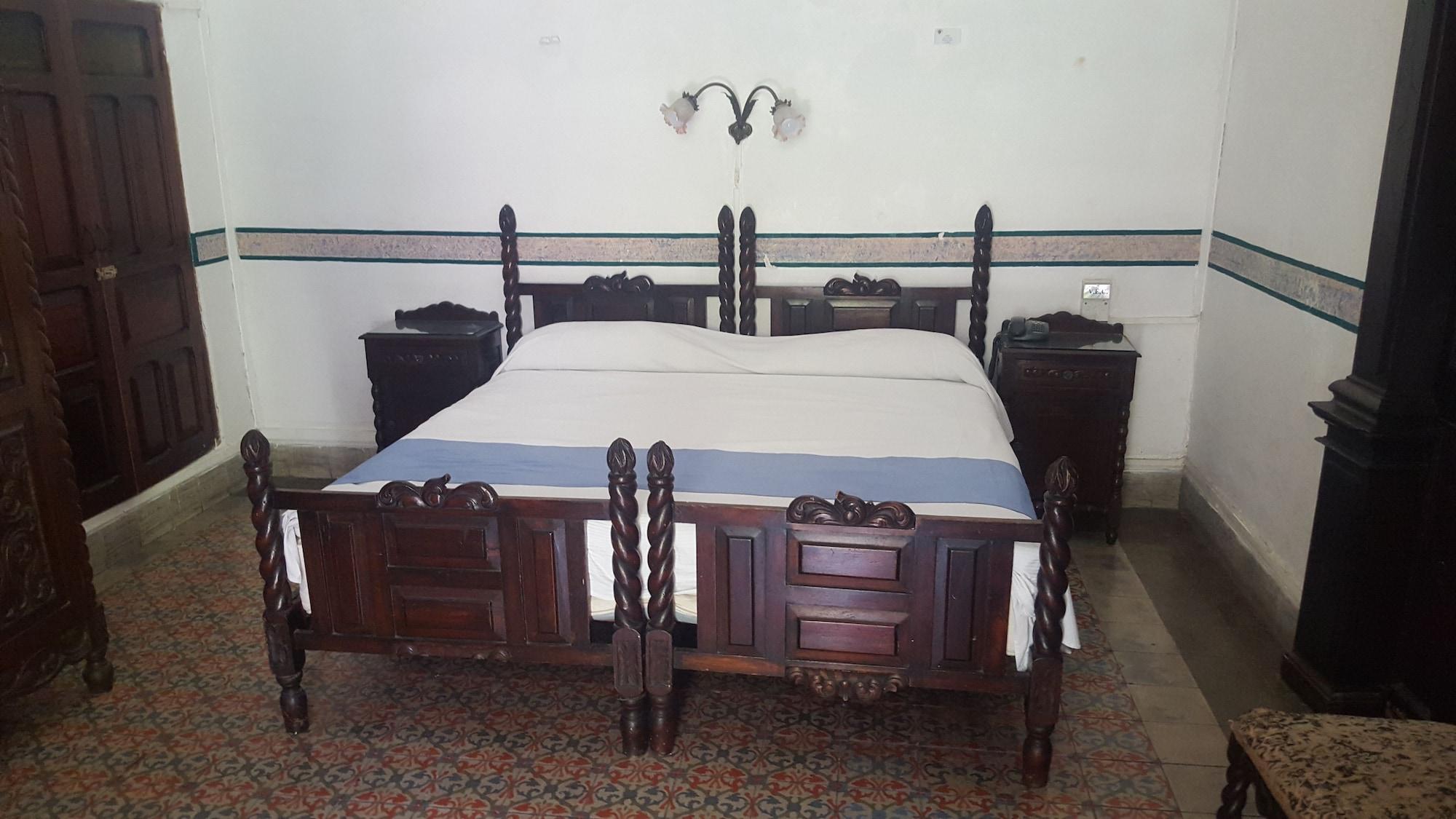 Hotel Toledo & Galeria Merida