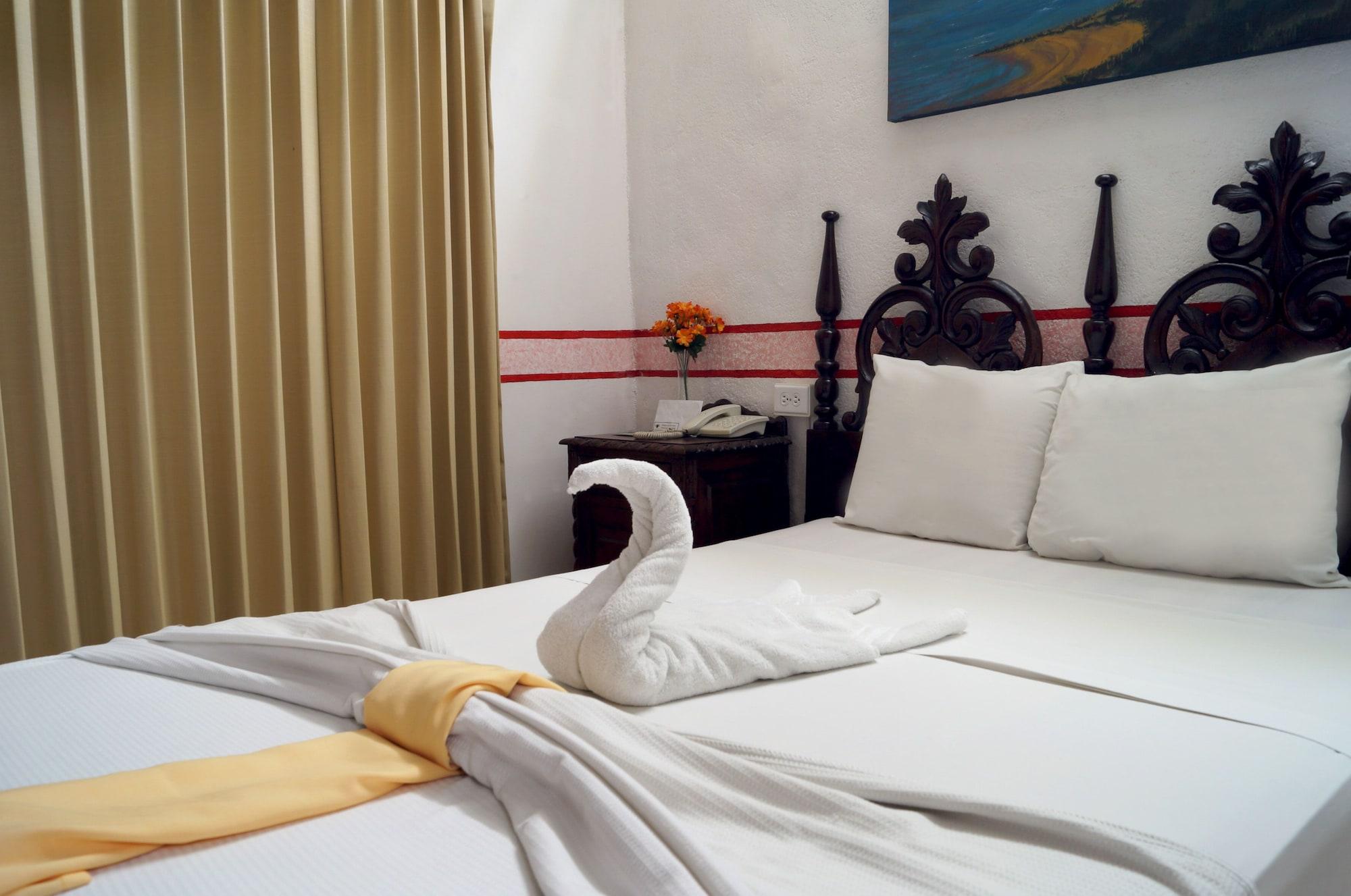 Toledo & Galeria Hotel 3*