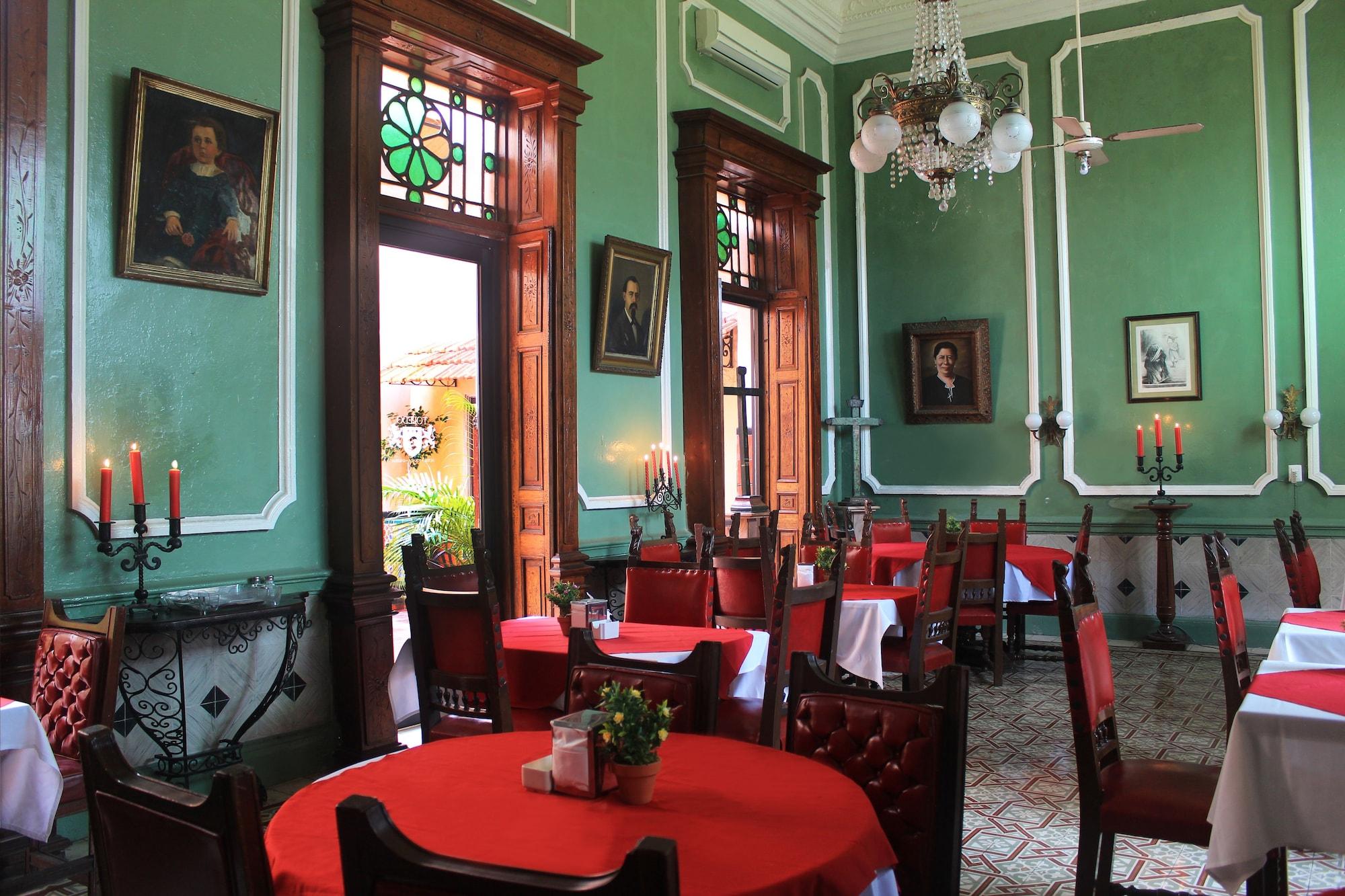 Hotel Toledo & Galeria Merida