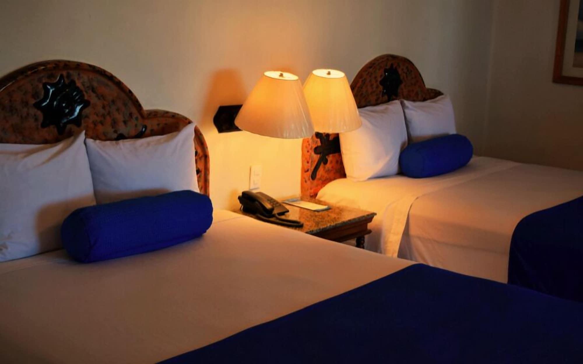 Hotel Reef Yucatan & Convention Center 3*