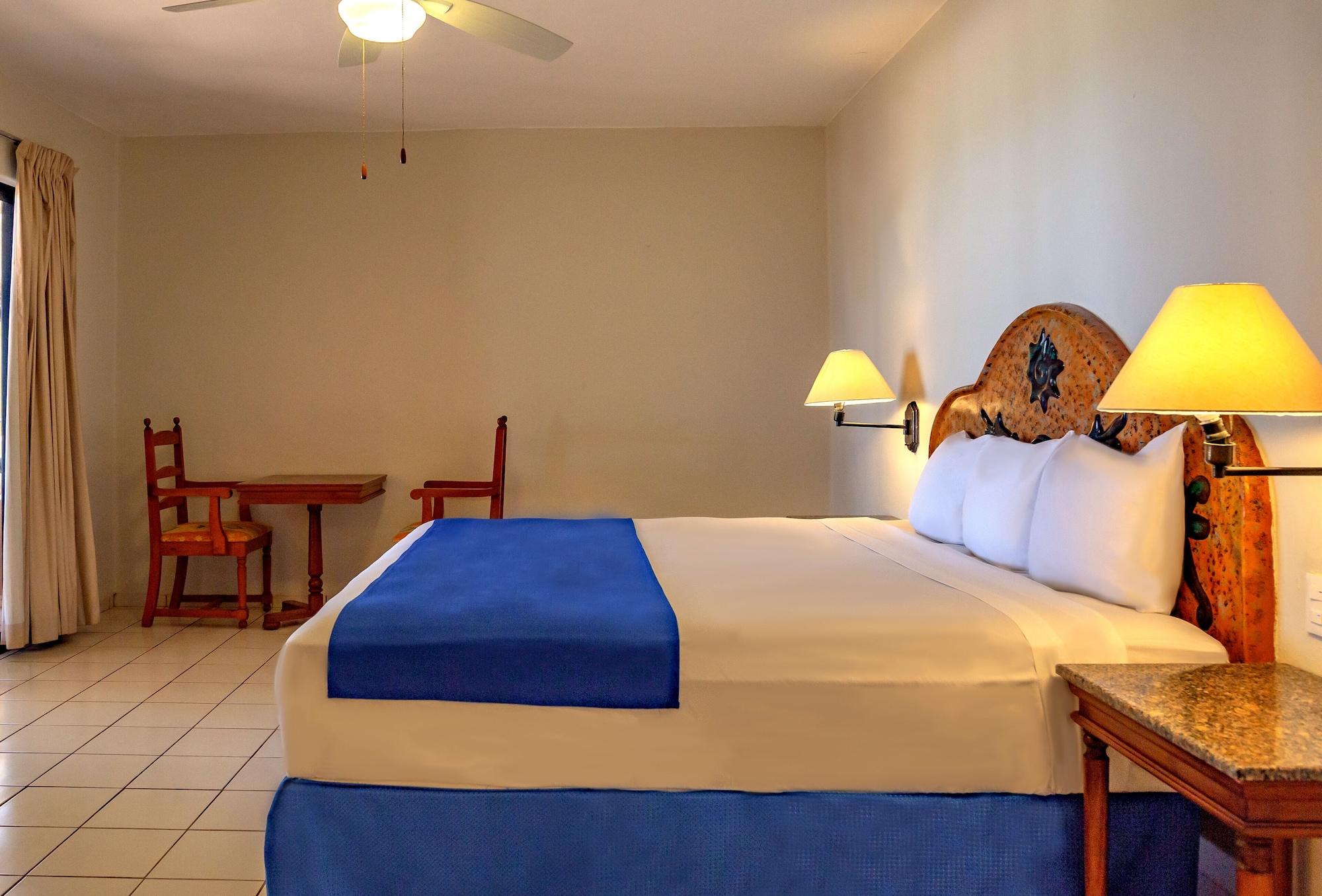 Reef Yucatan & Convention Center Hotel 3*