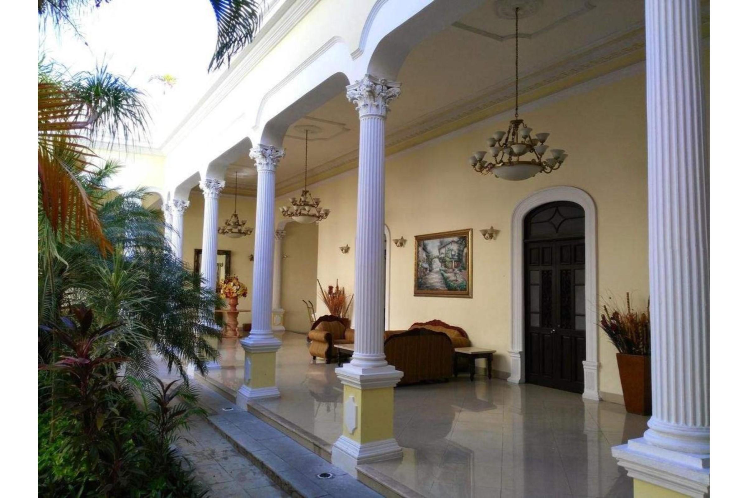 Gran Real Yucatan Hotel