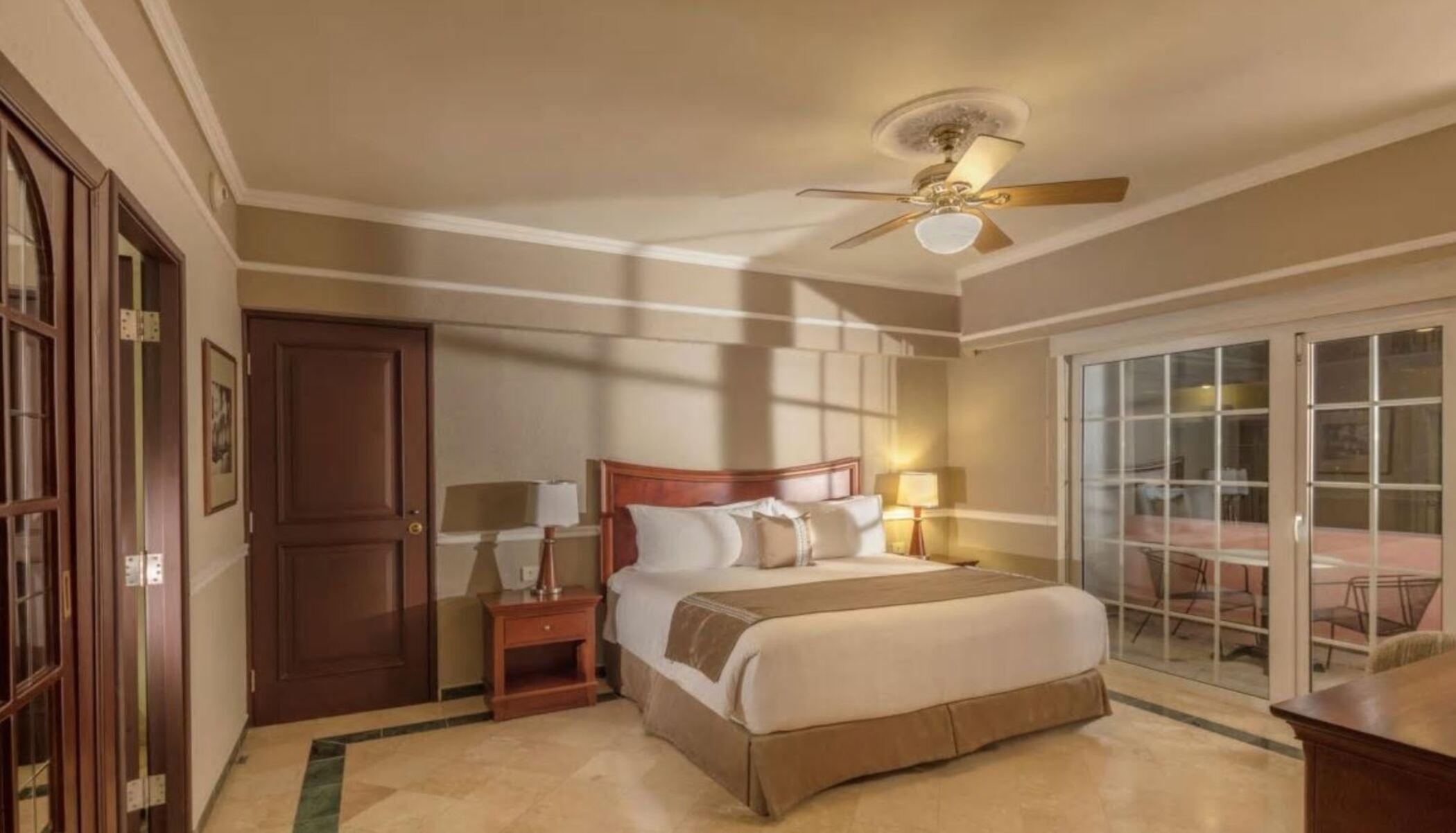 Hotel Mercedes Curio Collection By Hilton