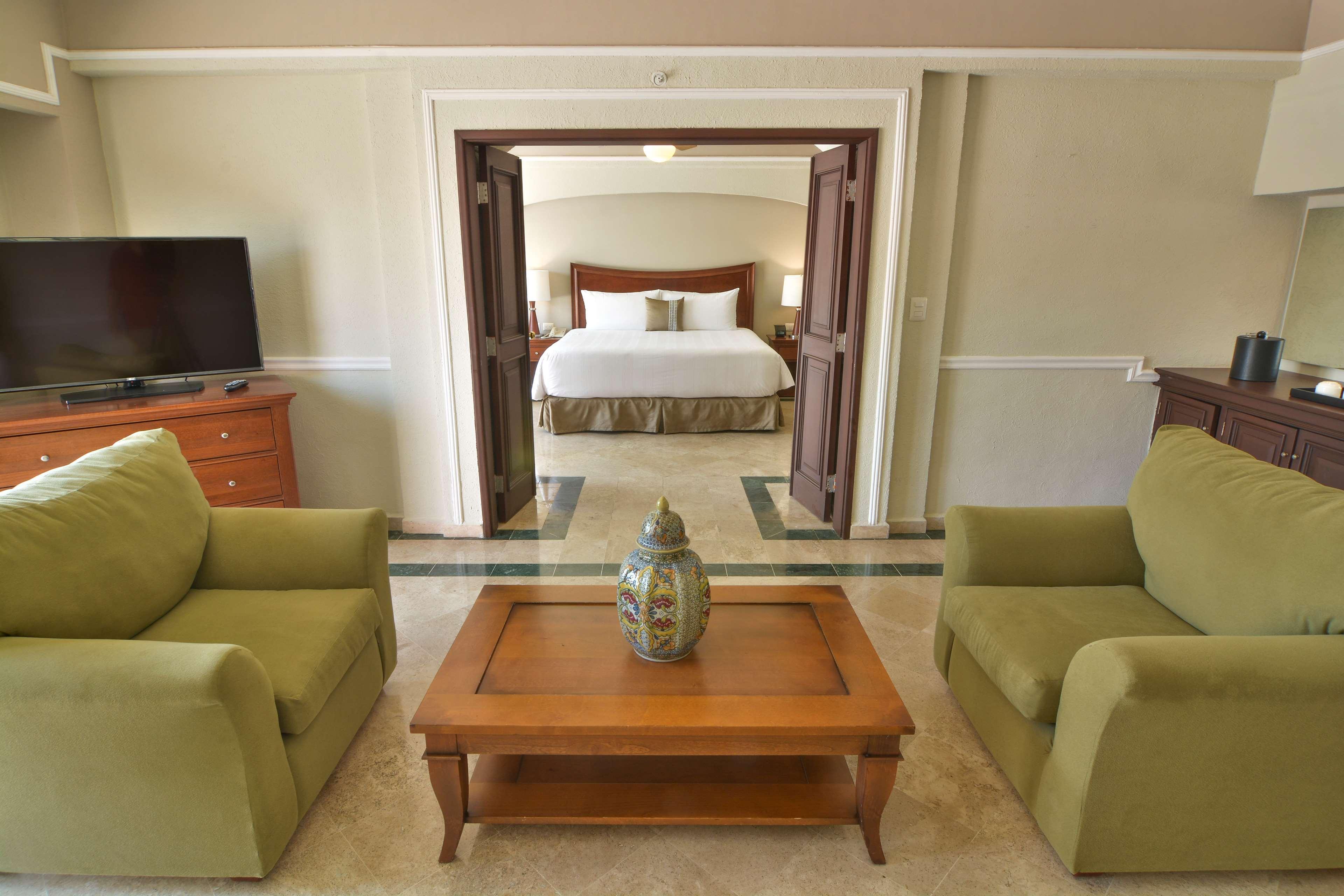 Hotel Mercedes Curio Collection By Hilton 4*