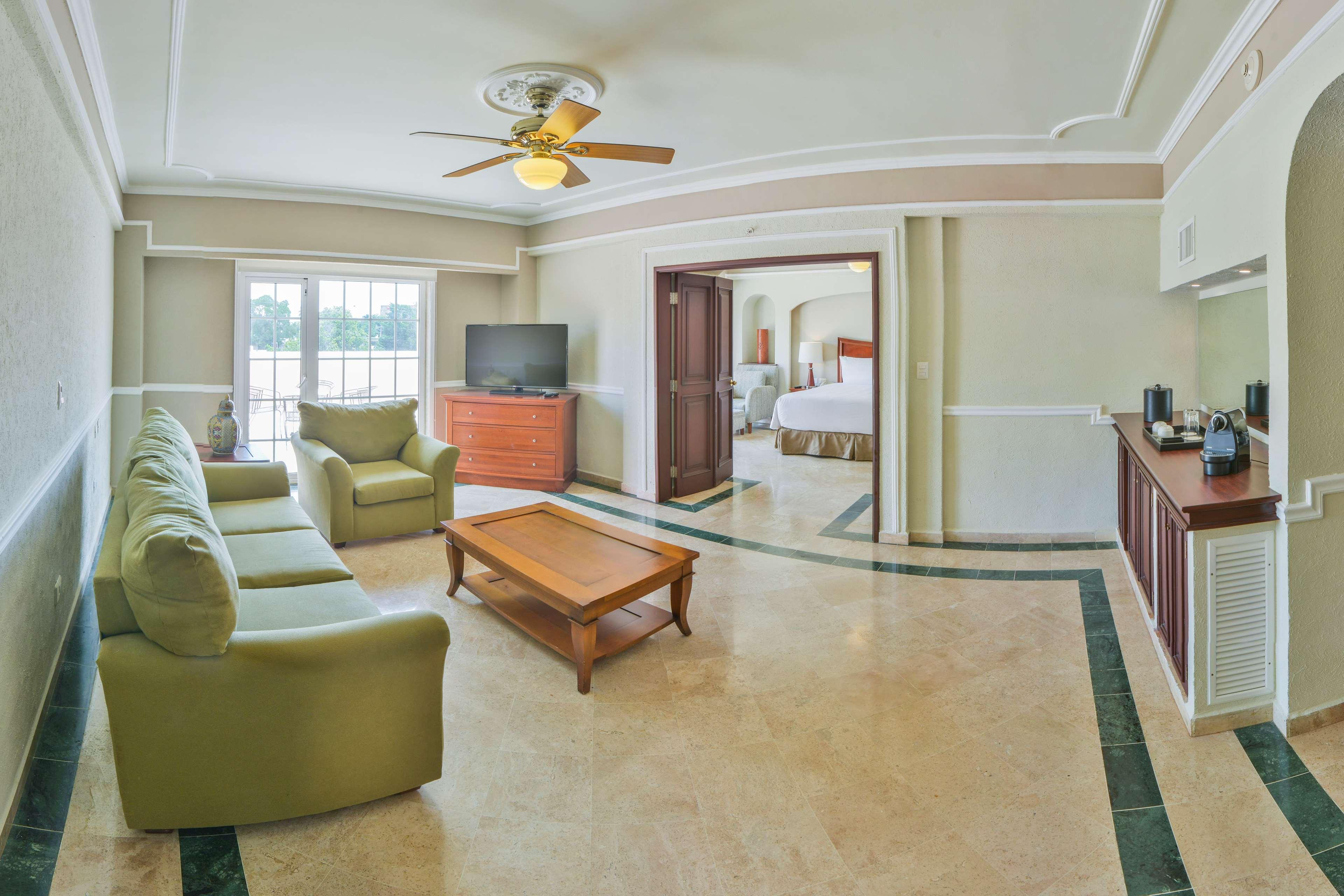 Mercedes Curio Collection By Hilton Hotel 4*