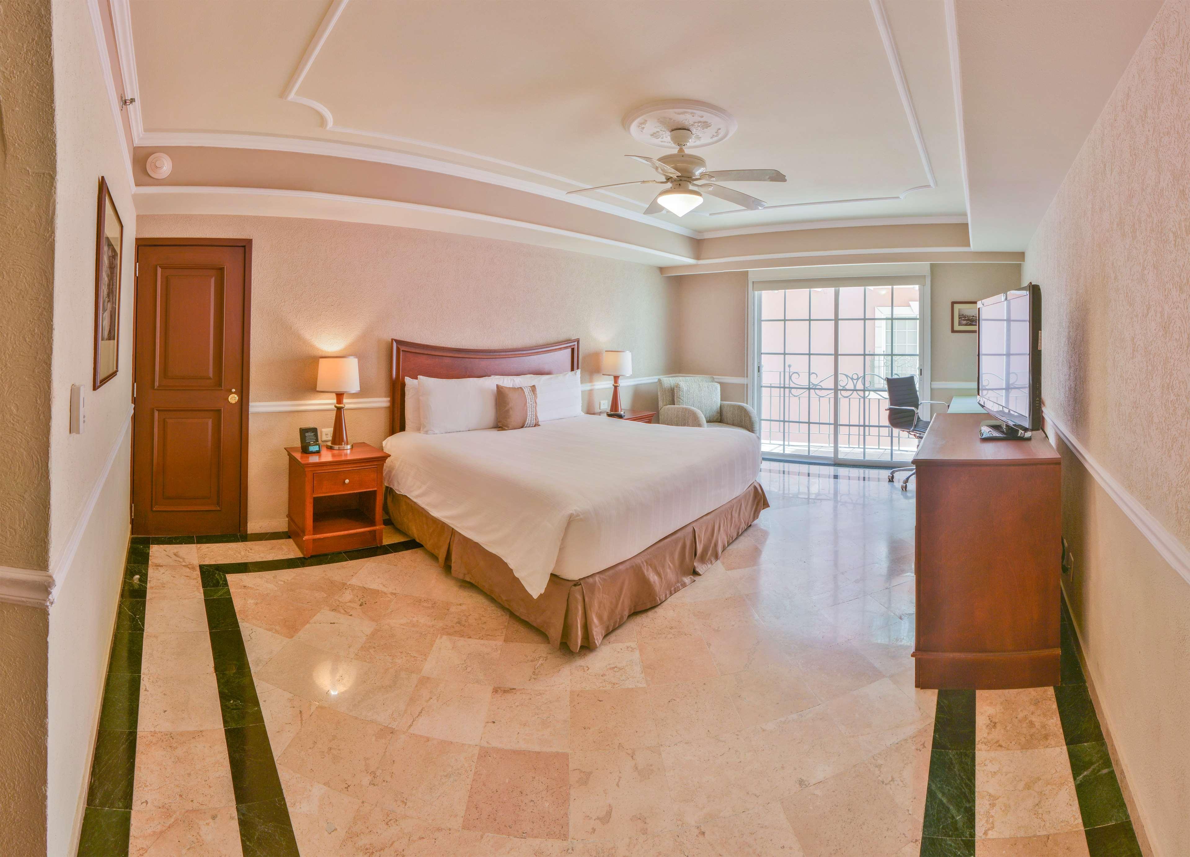 Hotel Mercedes Curio Collection By Hilton