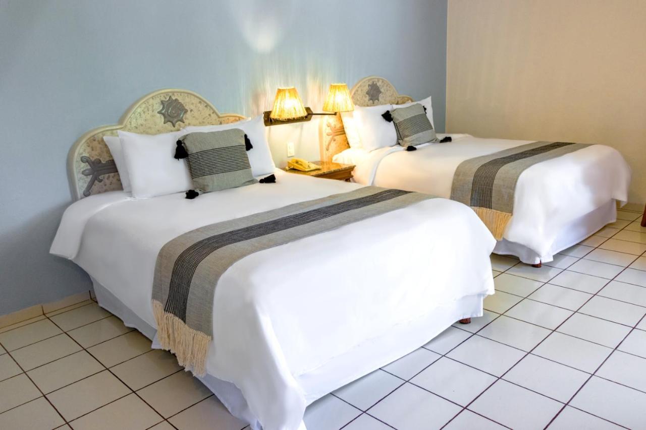 Reef Yucatan & Convention Center Hotel
