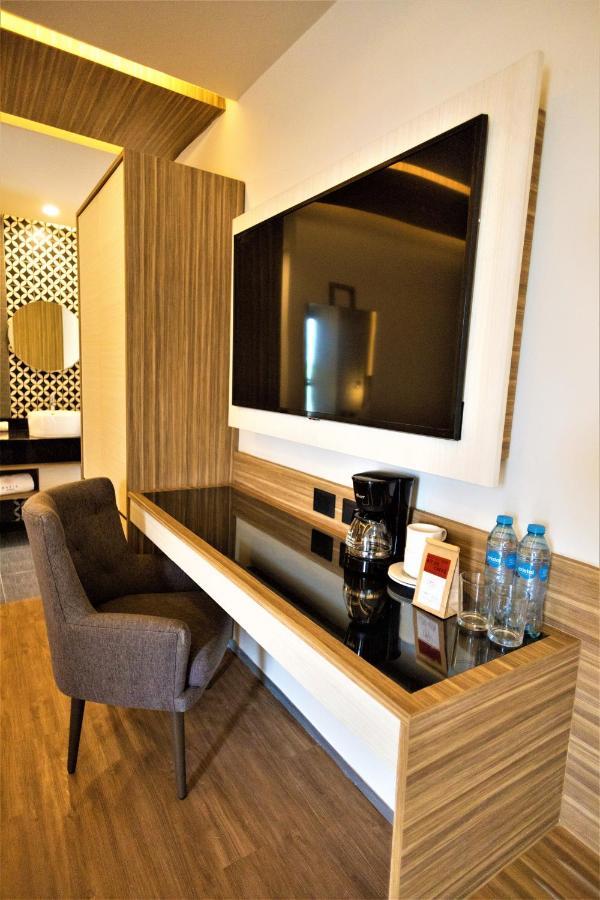 Plaza By Kavia 4*