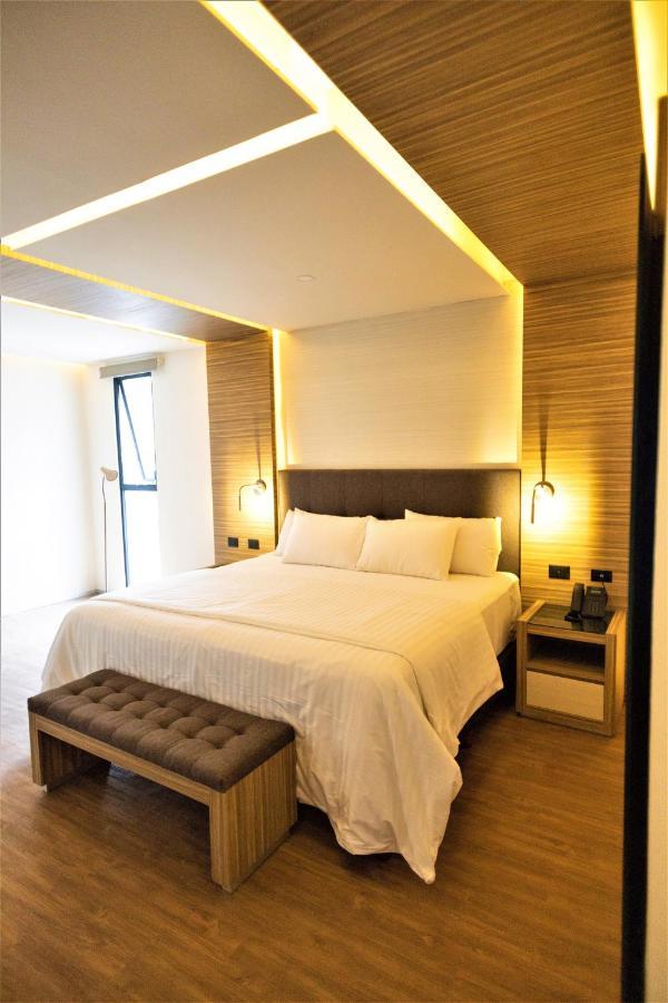 Plaza By Kavia Hotel