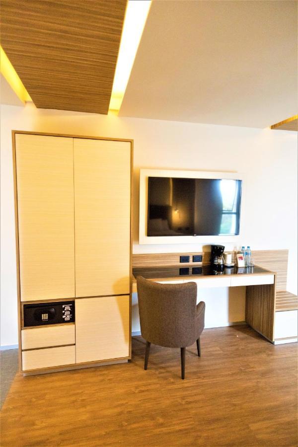 Hotel Plaza By Kavia 4*