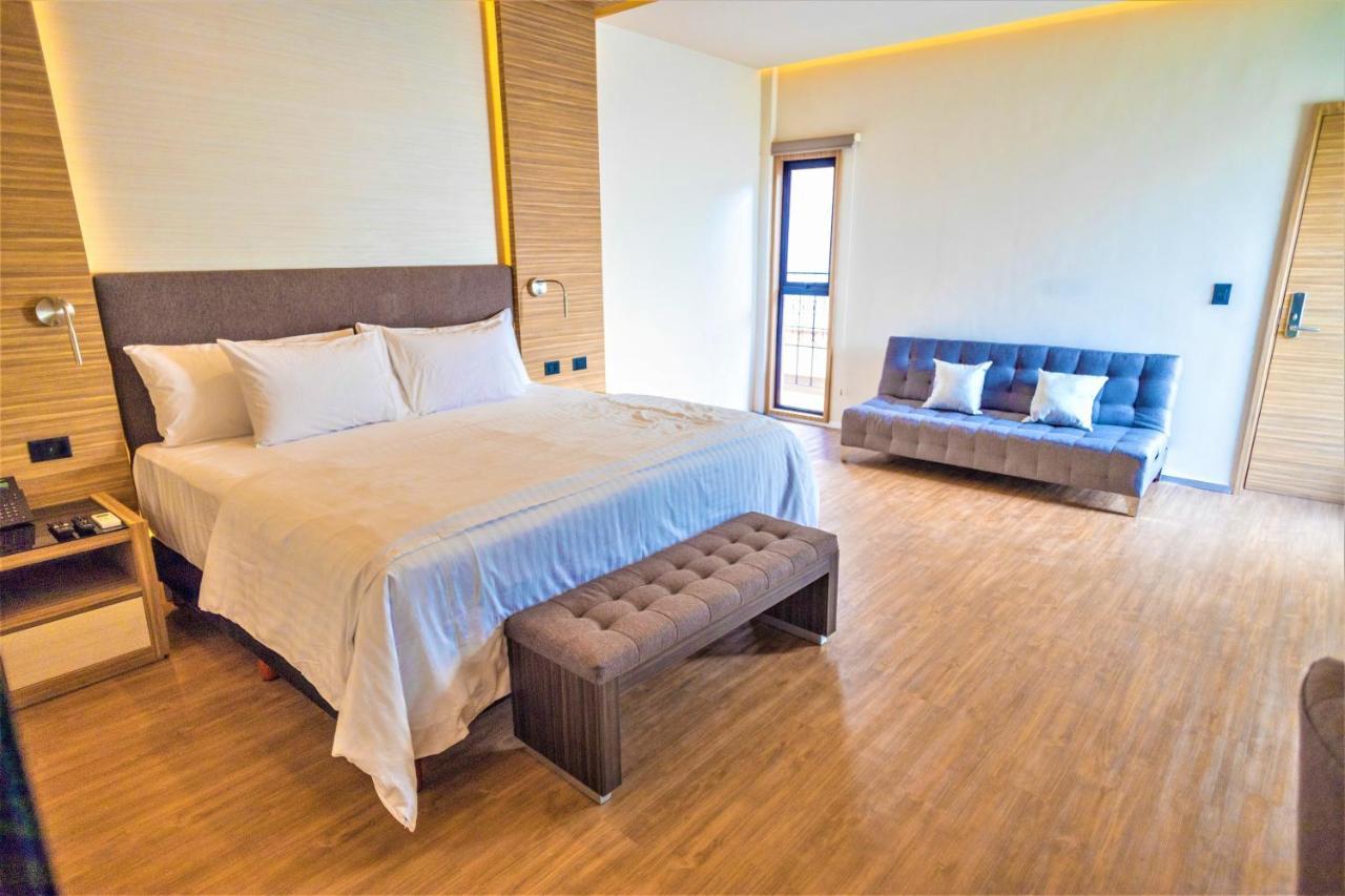 Plaza By Kavia Hotel