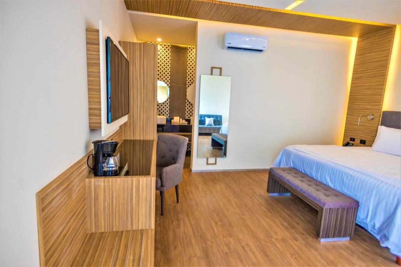 Hotel Plaza By Kavia 4*