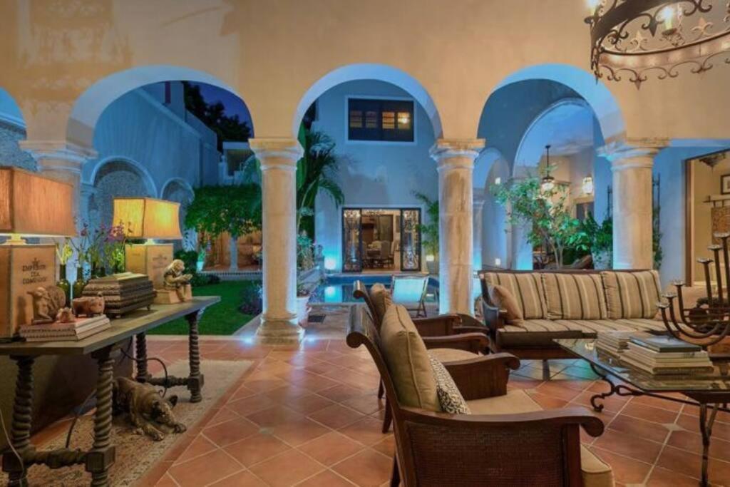 Casa La Perlita - Large Luxury Colonial In Centro Mérida
