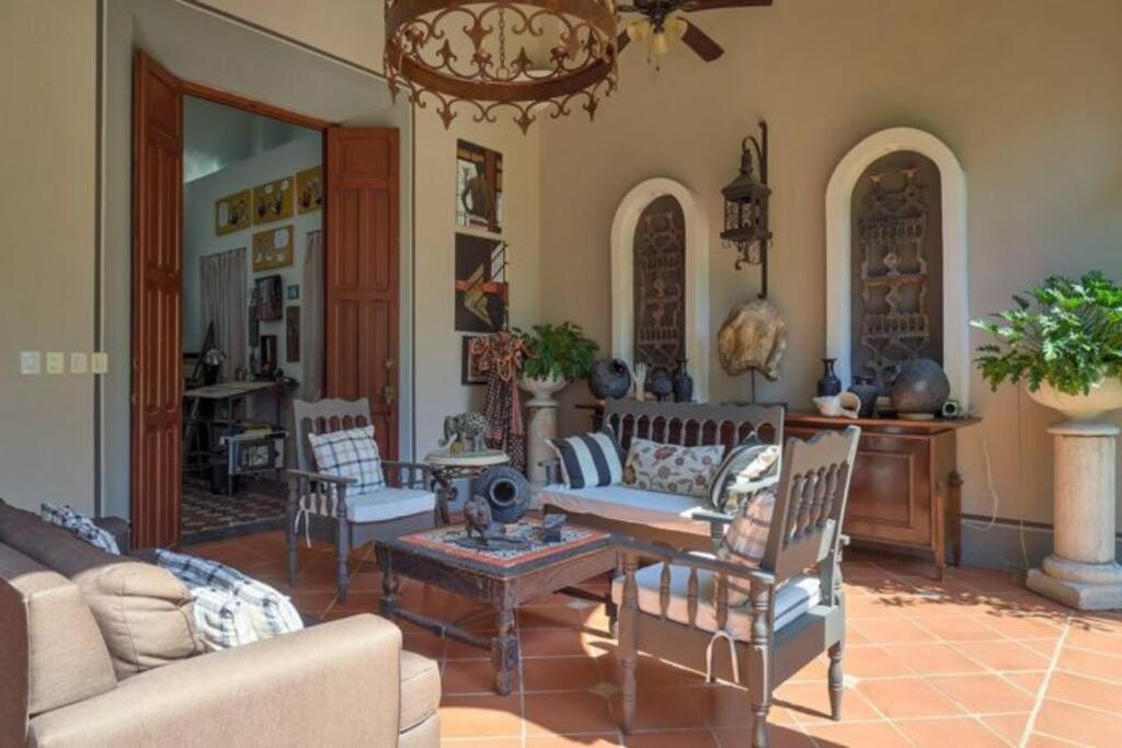 Casa La Perlita - Large Luxury Colonial In Centro Mérida