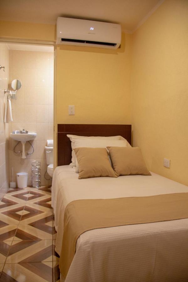 Casa 3 Torres En El Barrio Santiago, Centro. * Merida