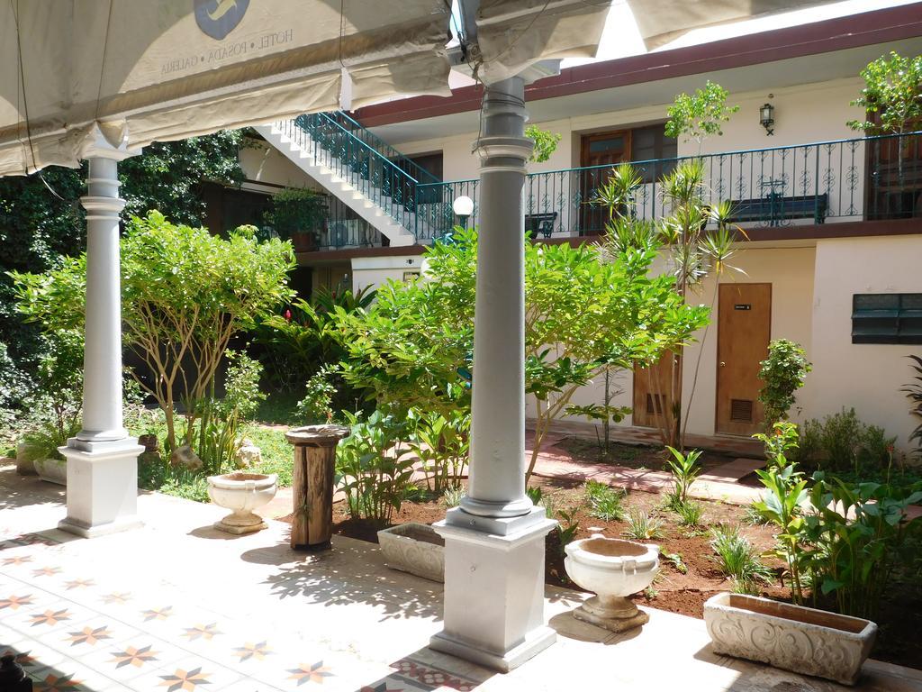 Hotel Toledo & Galeria 3*