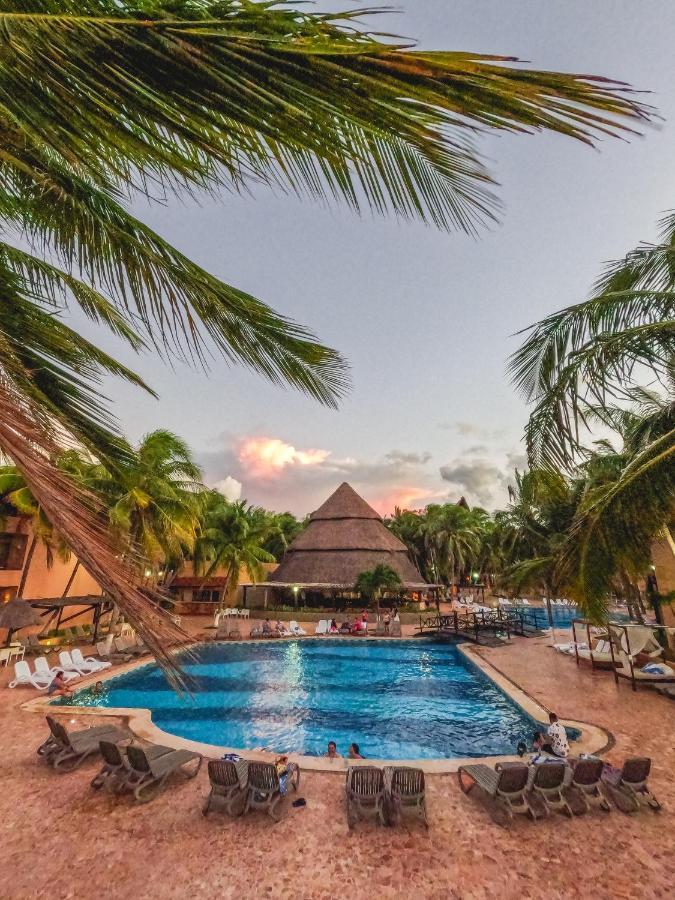 Reef Yucatan & Convention Center