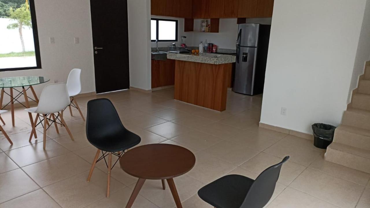 Casa Residencial A Minutos De La Playa Y Principales Atractivos Turisticos De Merida, Con Acceso A Alberca Mérida