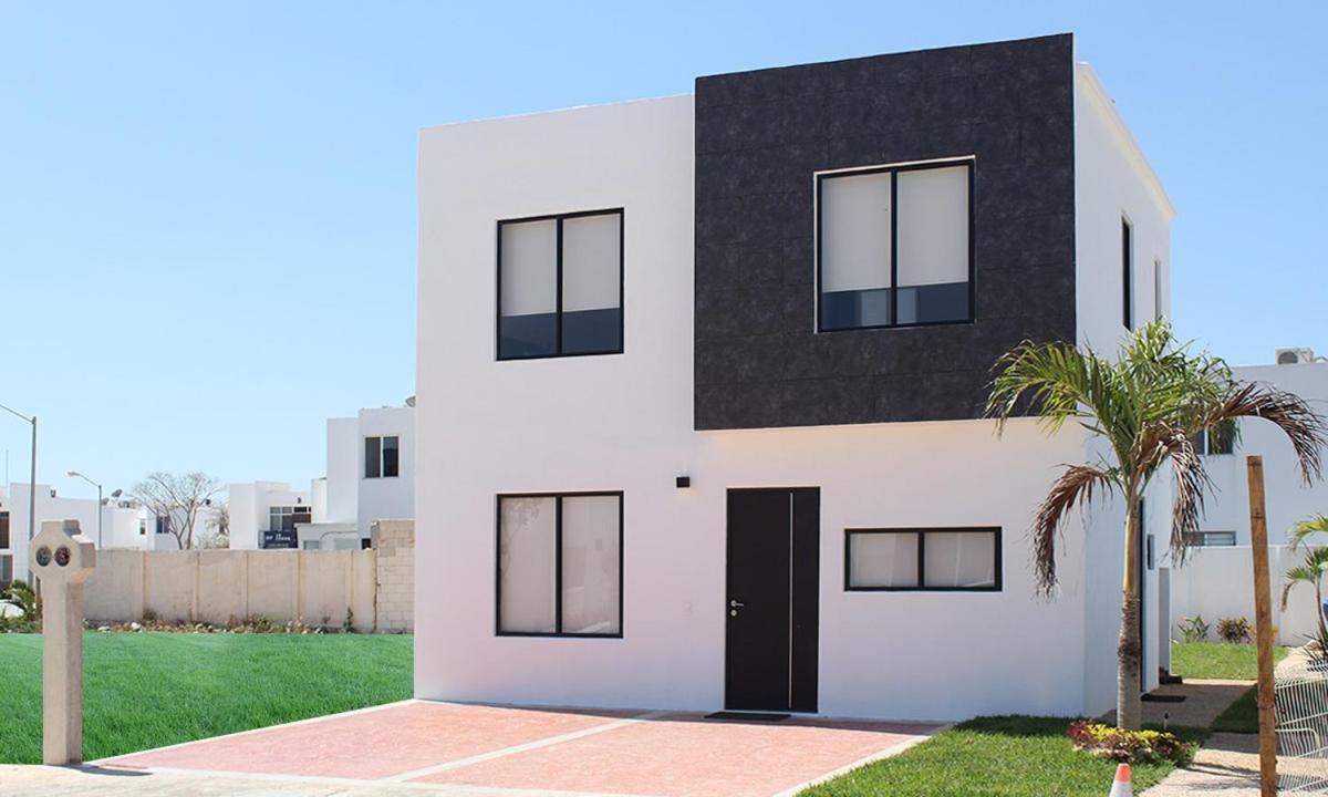 Casa Residencial A Minutos De La Playa Y Principales Atractivos Turisticos De Merida, Con Acceso A Alberca * Mérida