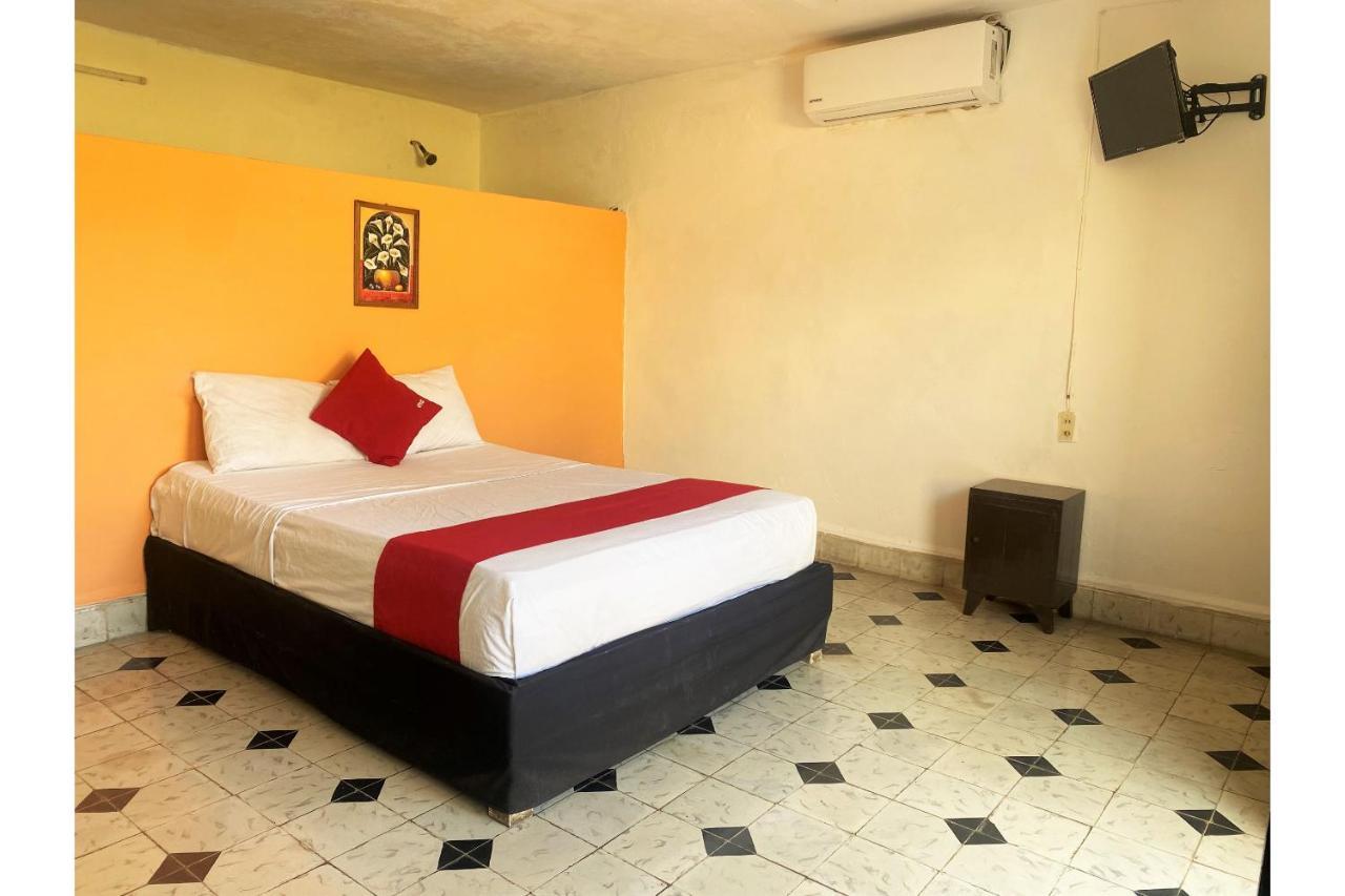 Oyo Espinosa Hotel 2*