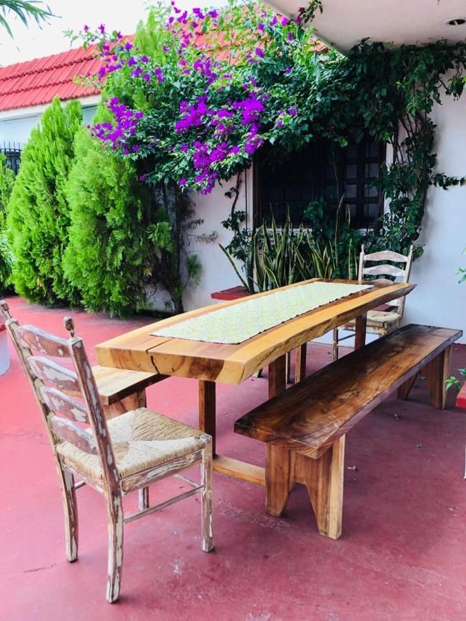 Villa Bugambilia Colonial Charm With Spacious Design And Private Pool Five Minutes From Downtown