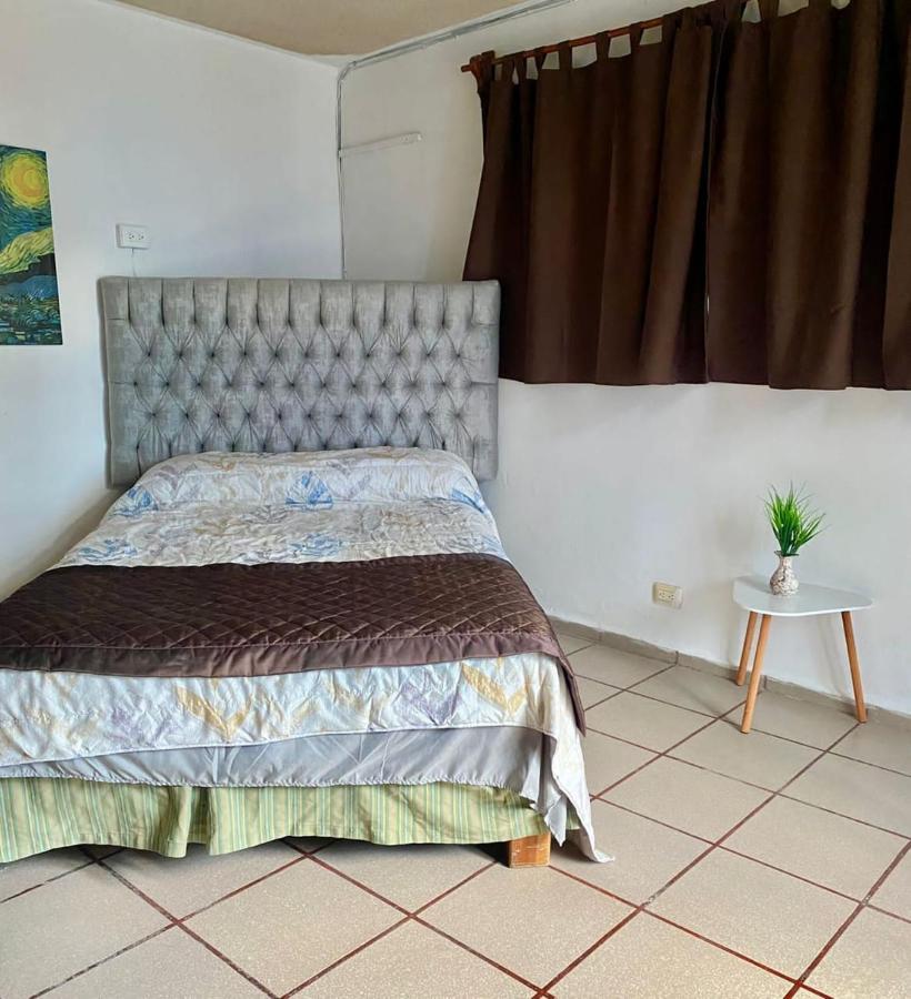 Casa Colonial González Pensión *