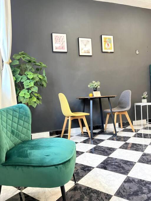Acogedor Y Colorido Estudio Con Cama King Size Apartamento Mérida