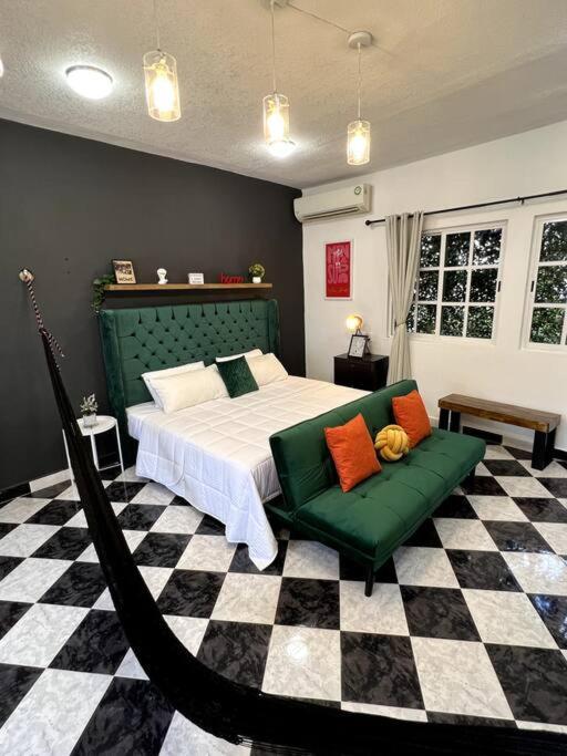 Acogedor Y Colorido Estudio Con Cama King Size Apartamento Mérida