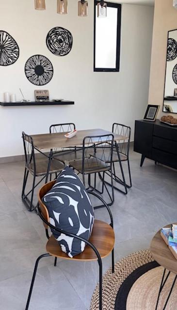 Apartment Maia, Lovely 1 Bedroom With Pool *