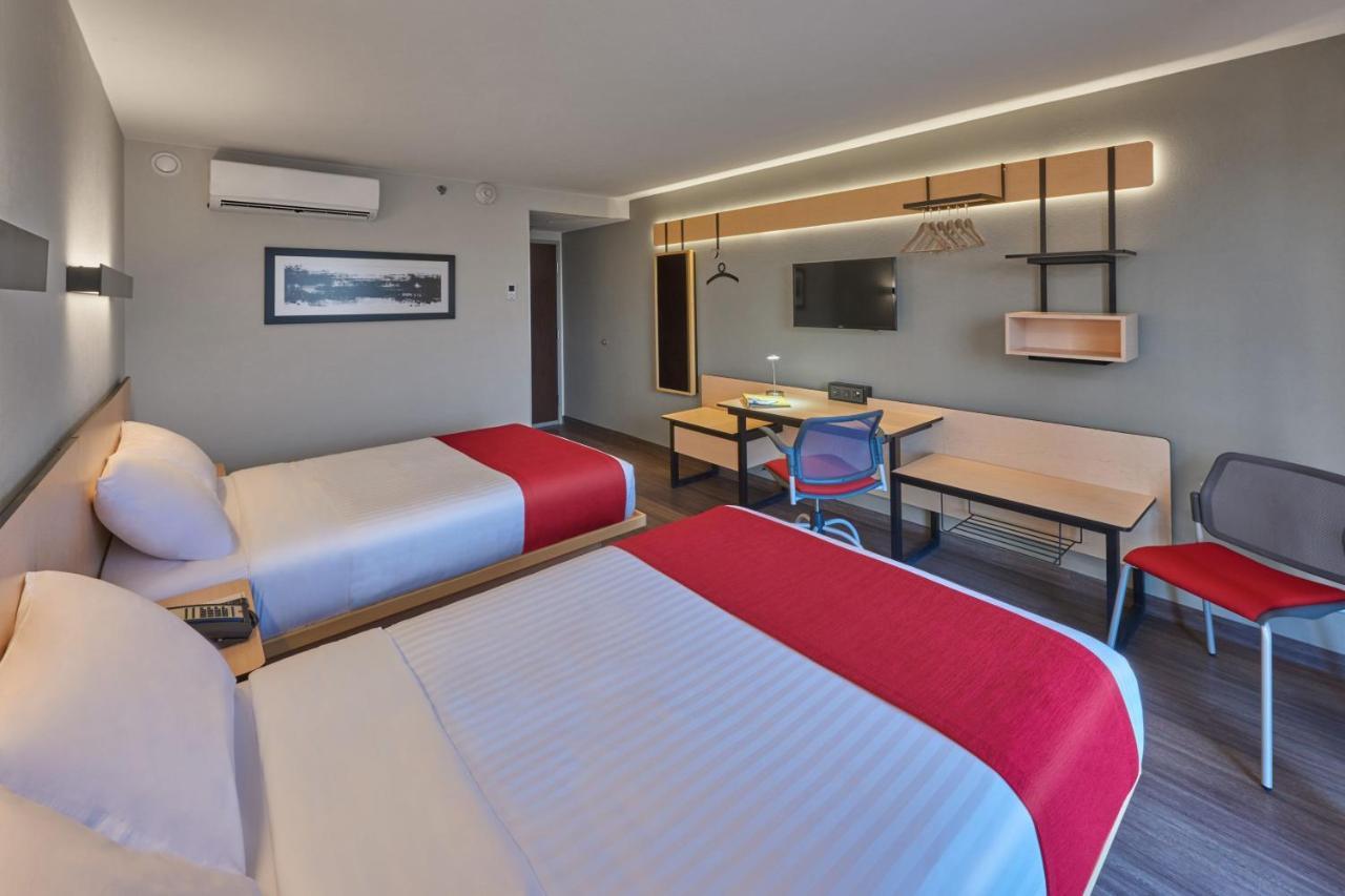 Express By Marriott Hotel 4*