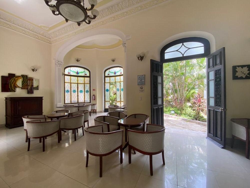 Gran Real Yucatan Hotel