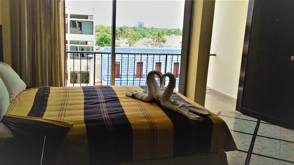 Hotel Ambassador