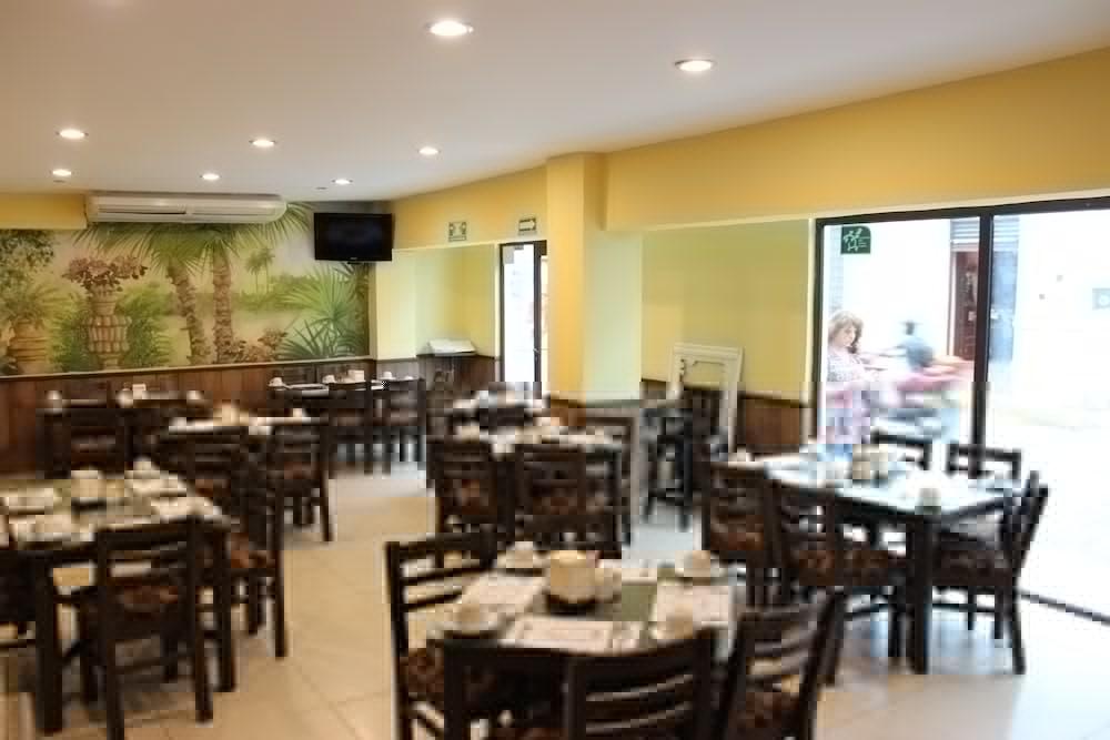 Colonial De 4*