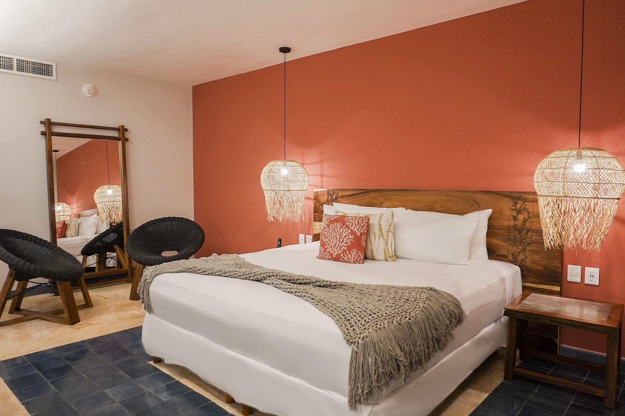 Hotel Reef Yucatan & Convention Center 3*