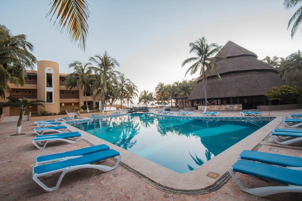 Reef Yucatan & Convention Center Merida