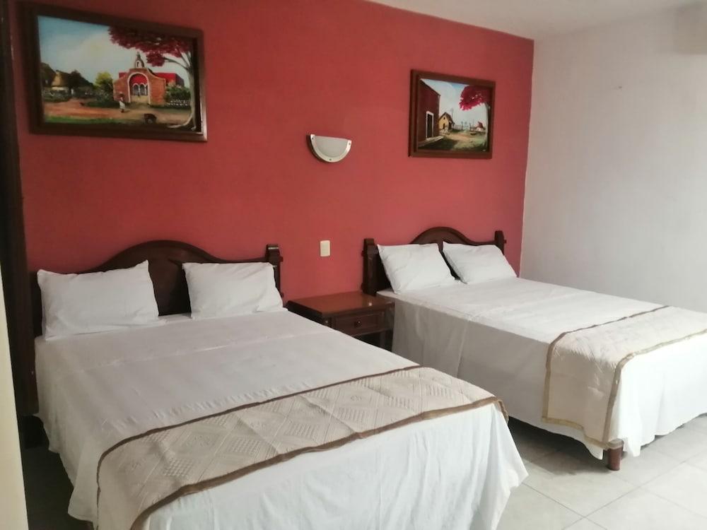 Hotel Santa Lucía 3*