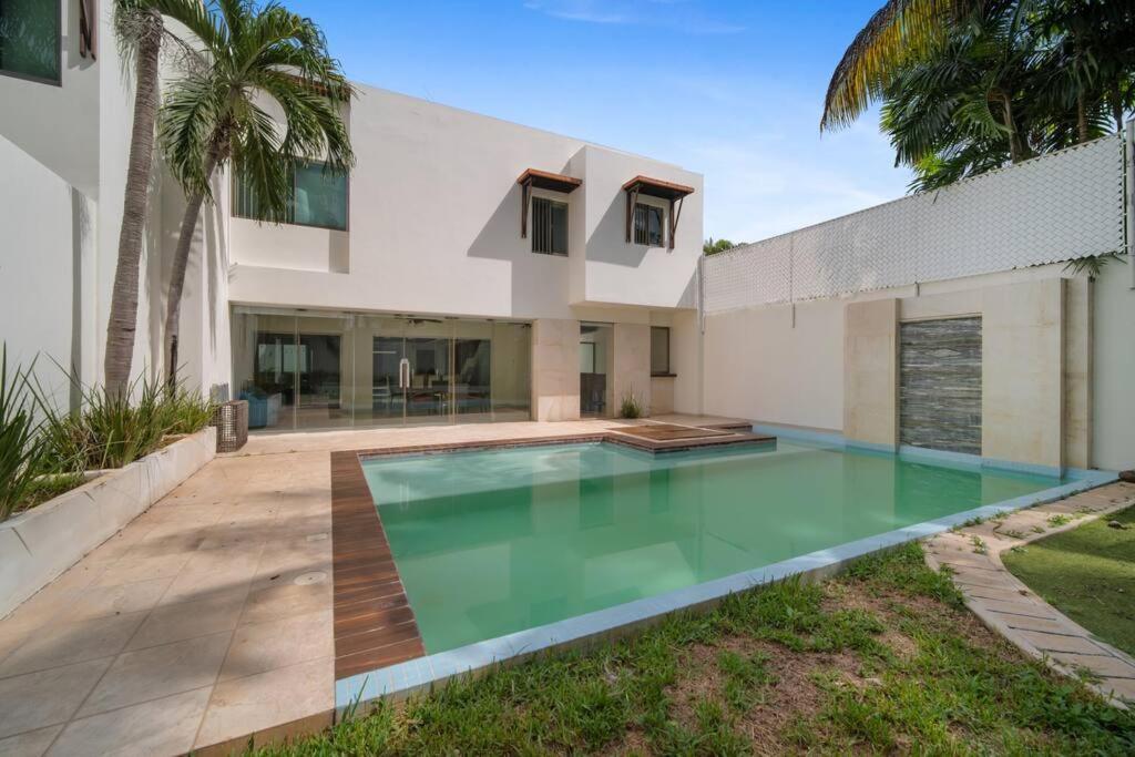 Holiday home 4br Family House With Pool *